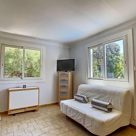 Vila A Aiguebelle Avec Piscine Privee Et Climatisation, Pres De La - Fr-1-308-190 Le Lavandou